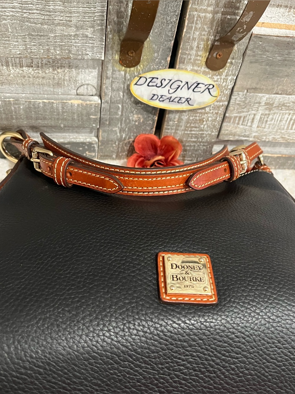 Dooney & BOURKE Pebbled Leather Hobo Shoulder Bag Black With Brown Trim - Picture 4 of 12